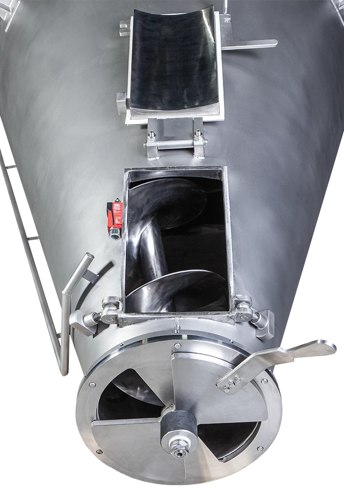Bottom of the conical screw mixer with inspection door