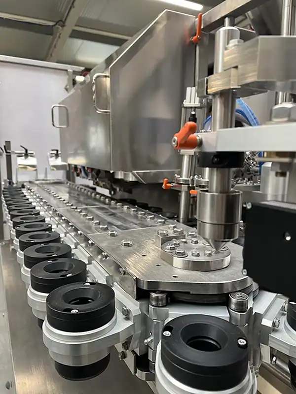 Tubenfüll- und Verschließmaschine Tubeline 6000 HS