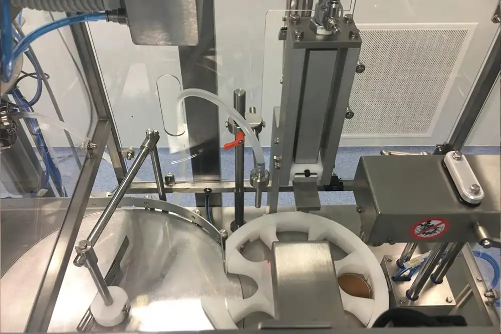 Filling and capping monoblock COMPACT for small ampoules